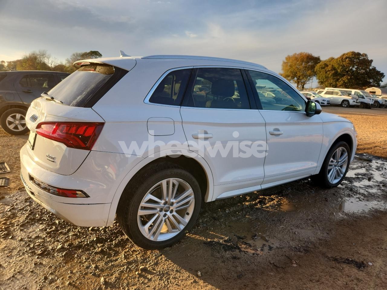 Photo 3 of 2018 AUDI Q5 PREMIUM PLUS (VIN WA1BNAFY6J2090784)