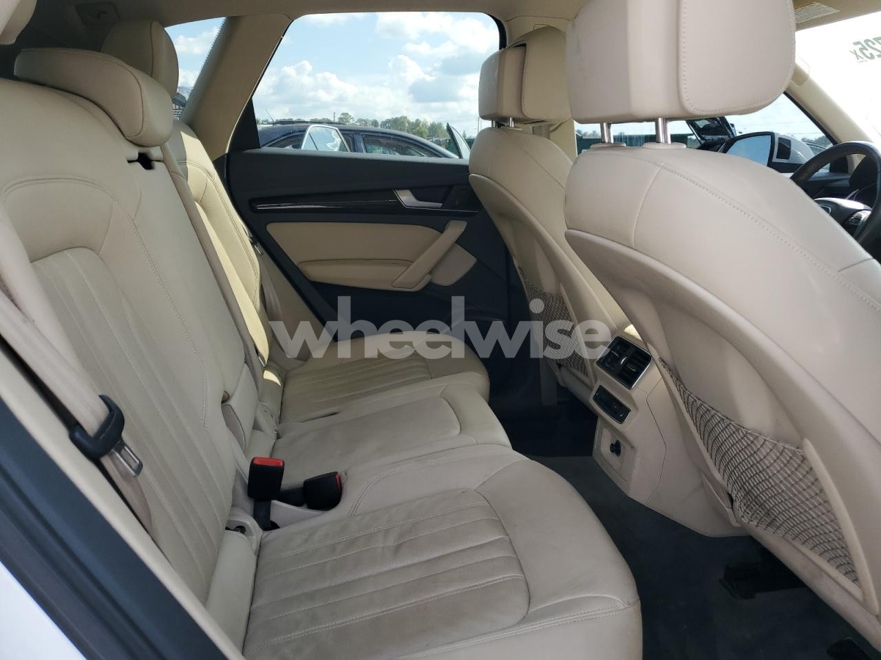 Photo 11 of 2018 AUDI Q5 PREMIUM PLUS (VIN WA1BNAFY9J2020079)