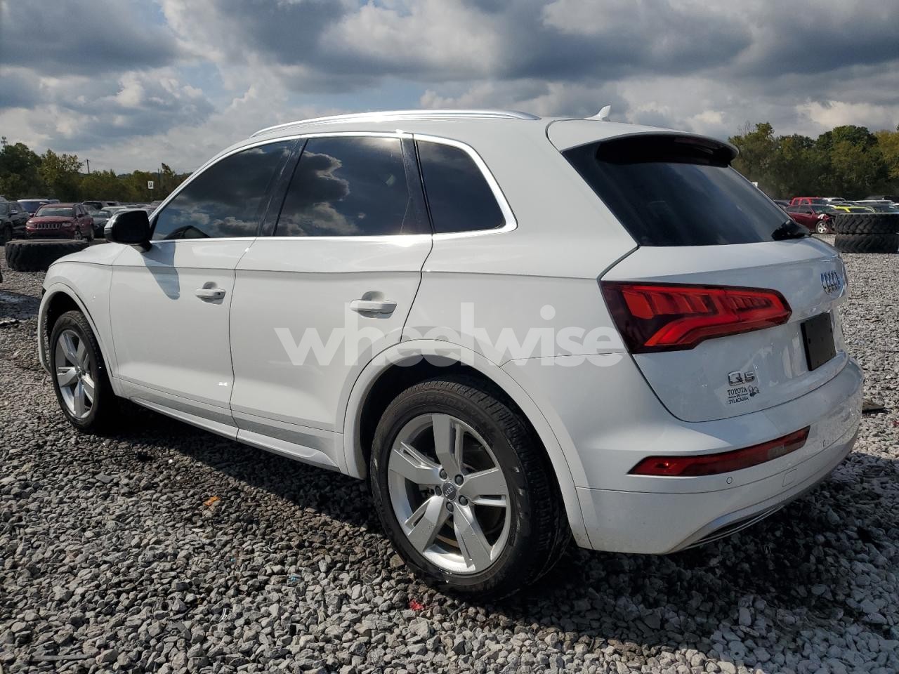 Photo 2 of 2018 AUDI Q5 PREMIUM PLUS (VIN WA1BNAFY9J2020079)