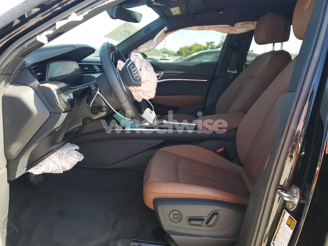 Photo 7 of 2024 AUDI Q8 E-TRON SPORTBACK PREMIUM PLUS (VIN WA1CAAGE8RB049783)