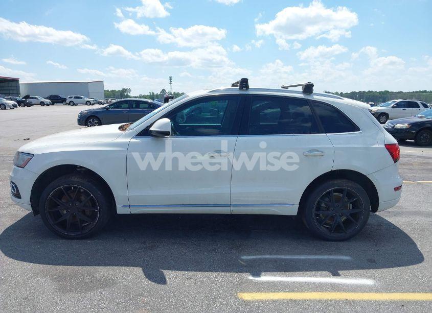 Photo 13 of 2015 Audi Q5 2.0T PREMIUM (VIN WA1CFAFP2FA119316)