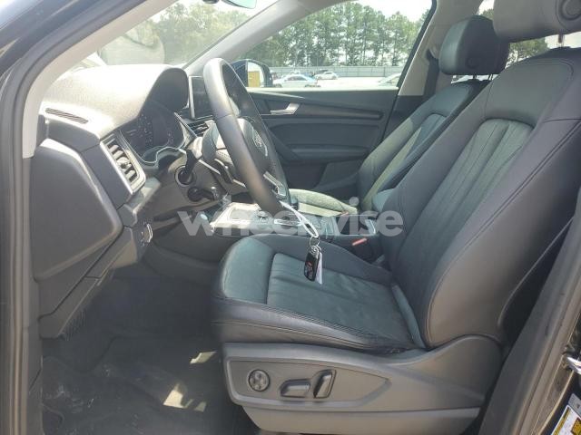 Photo 4 of 2020 AUDI Q5 E PREMIUM PLUS N/A (VIN WA1E2AFY3L2050963)