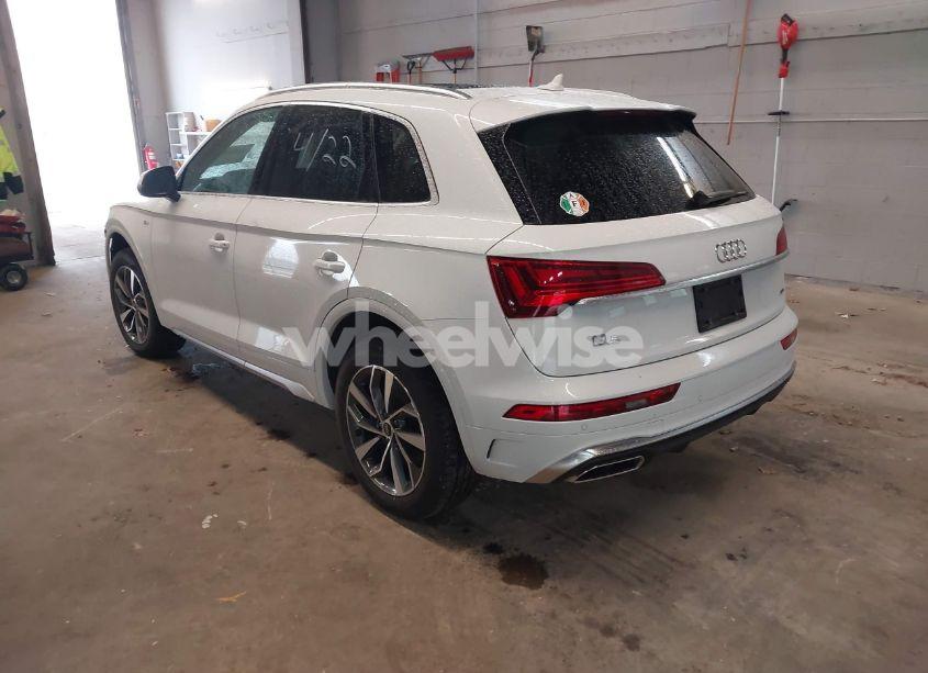 Photo 3 of 2024 Audi Q5 PREMIUM PLUS 45 TFSI S LINE QUATTRO (VIN WA1EAAFY2R2003497)