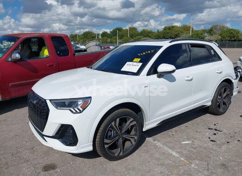 Photo 2 of 2024 Audi Q3 PREMIUM PLUS 45 TFSI S LINE QUATTRO TIPTRONIC (VIN WA1EECF39R1136414)