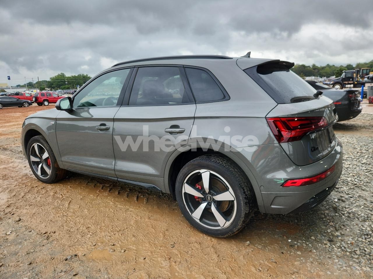 Photo 2 of 2024 AUDI Q5 PRESTIGE 45 (VIN WA1FAAFY8R2015108)