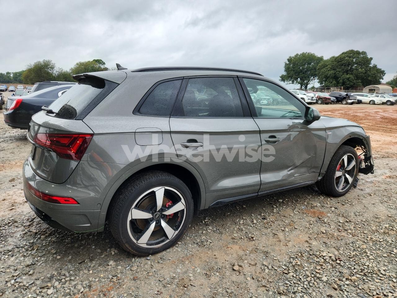 Photo 3 of 2024 AUDI Q5 PRESTIGE 45 (VIN WA1FAAFY8R2015108)
