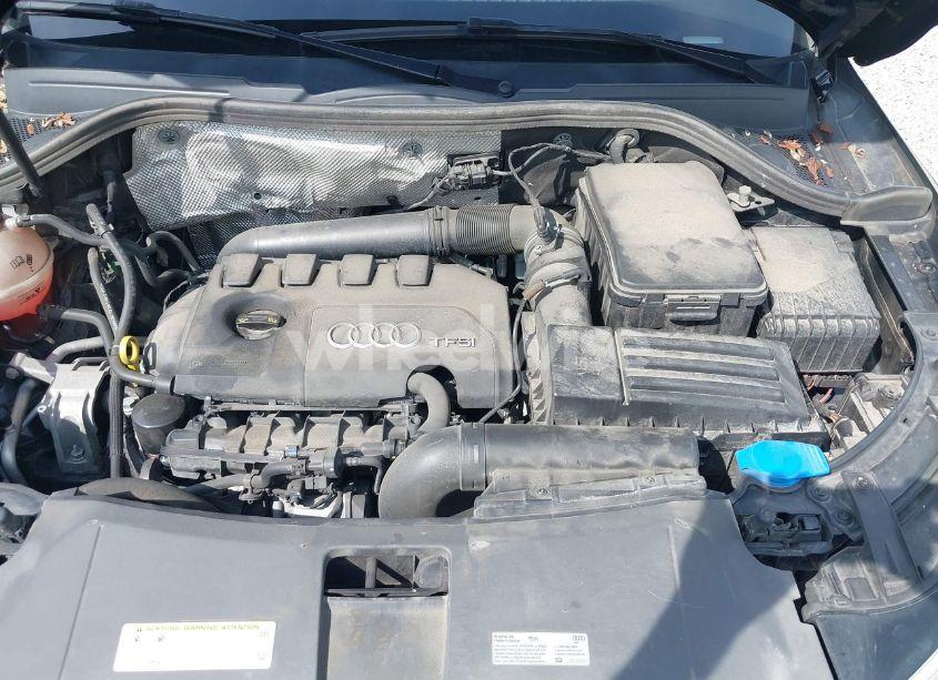 Photo 10 of 2018 Audi Q3 2.0T PREMIUM/2.0T SPORT PREMIUM (VIN WA1JCCFS0JR031777)