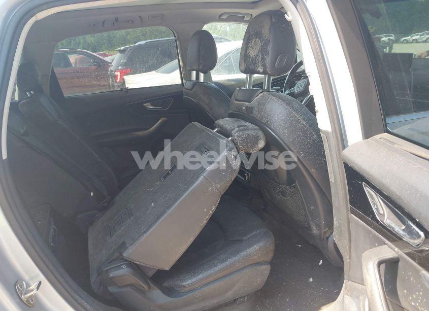 Photo 8 of 2017 Audi Q7 3.0T PREMIUM (VIN WA1LAAF71HD003332)