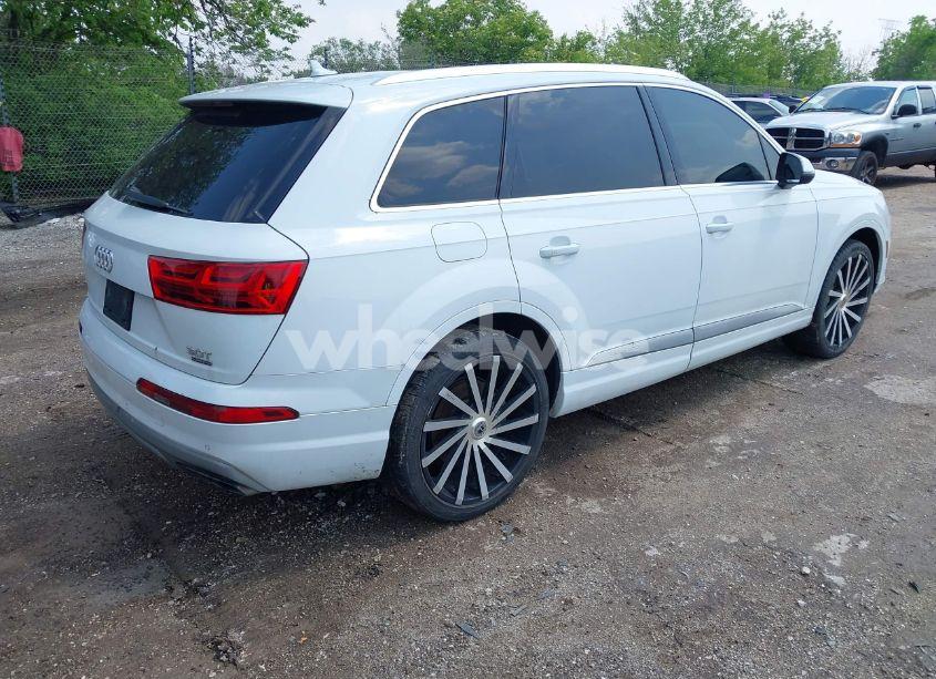 Photo 4 of 2017 Audi Q7 3.0T PREMIUM (VIN WA1LAAF72HD014212)