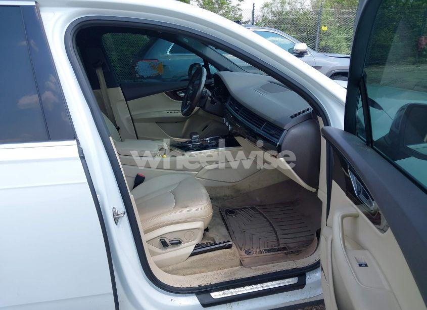 Photo 5 of 2017 Audi Q7 3.0T PREMIUM (VIN WA1LAAF72HD014212)