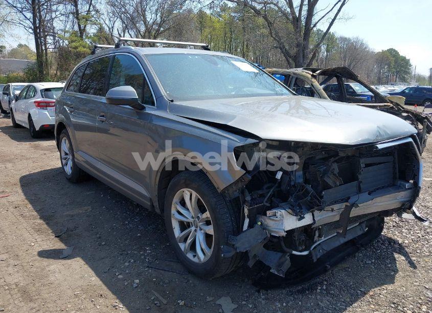 2017 Audi Q7 3.0T PREMIUM (VIN WA1LAAF74HD011666) main photo