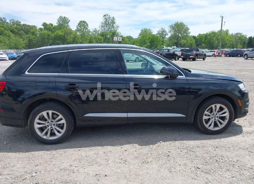 Photo 14 of 2018 Audi Q7 3.0T PREMIUM (VIN WA1LAAF74JD034810)