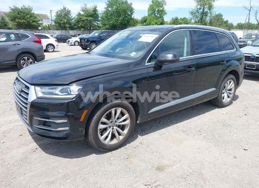 Photo 2 of 2018 Audi Q7 3.0T PREMIUM (VIN WA1LAAF74JD034810)