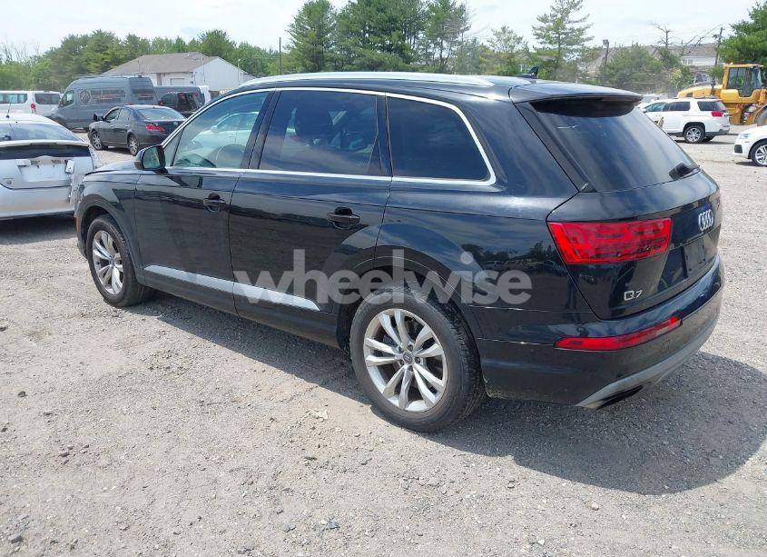 Photo 3 of 2018 Audi Q7 3.0T PREMIUM (VIN WA1LAAF74JD034810)