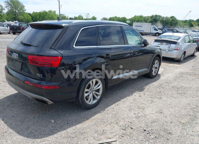 Photo 4 of 2018 Audi Q7 3.0T PREMIUM (VIN WA1LAAF74JD034810)