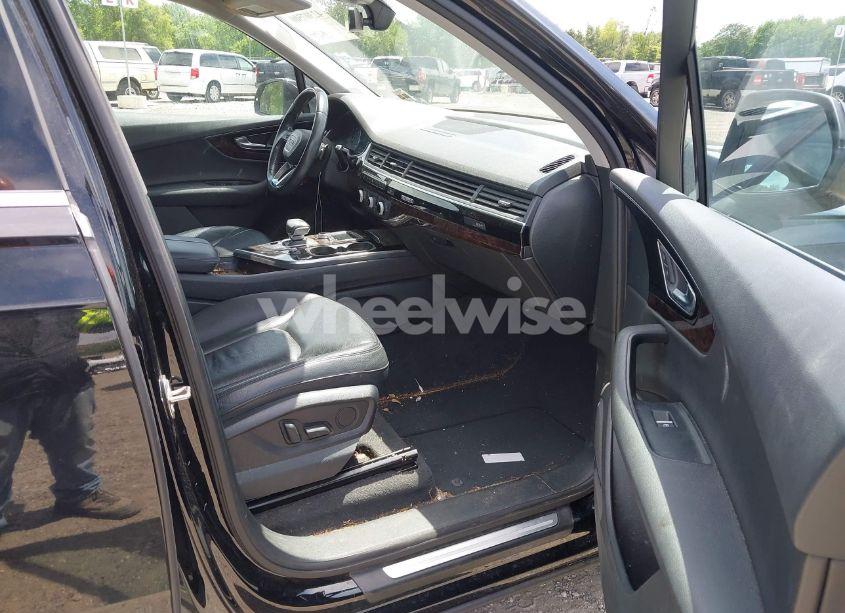 Photo 5 of 2018 Audi Q7 3.0T PREMIUM (VIN WA1LAAF74JD034810)