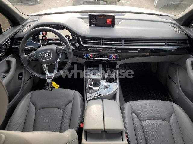 Photo 2 of 2018 AUDI Q7 PREMIUM PLUS (VIN WA1LAAF74JD039540)
