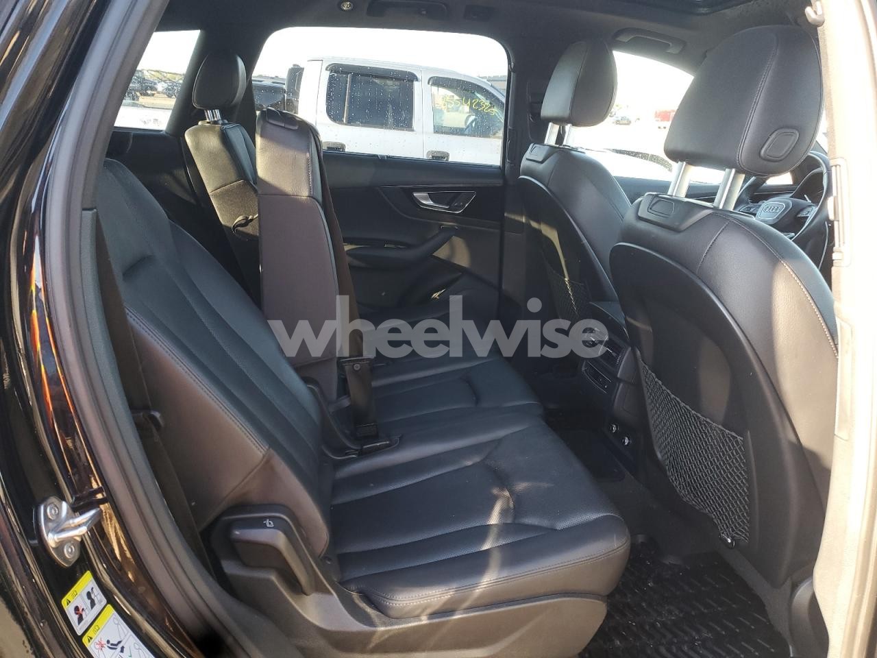Photo 11 of 2018 AUDI Q7 PREMIUM PLUS (VIN WA1LAAF79JD018909)