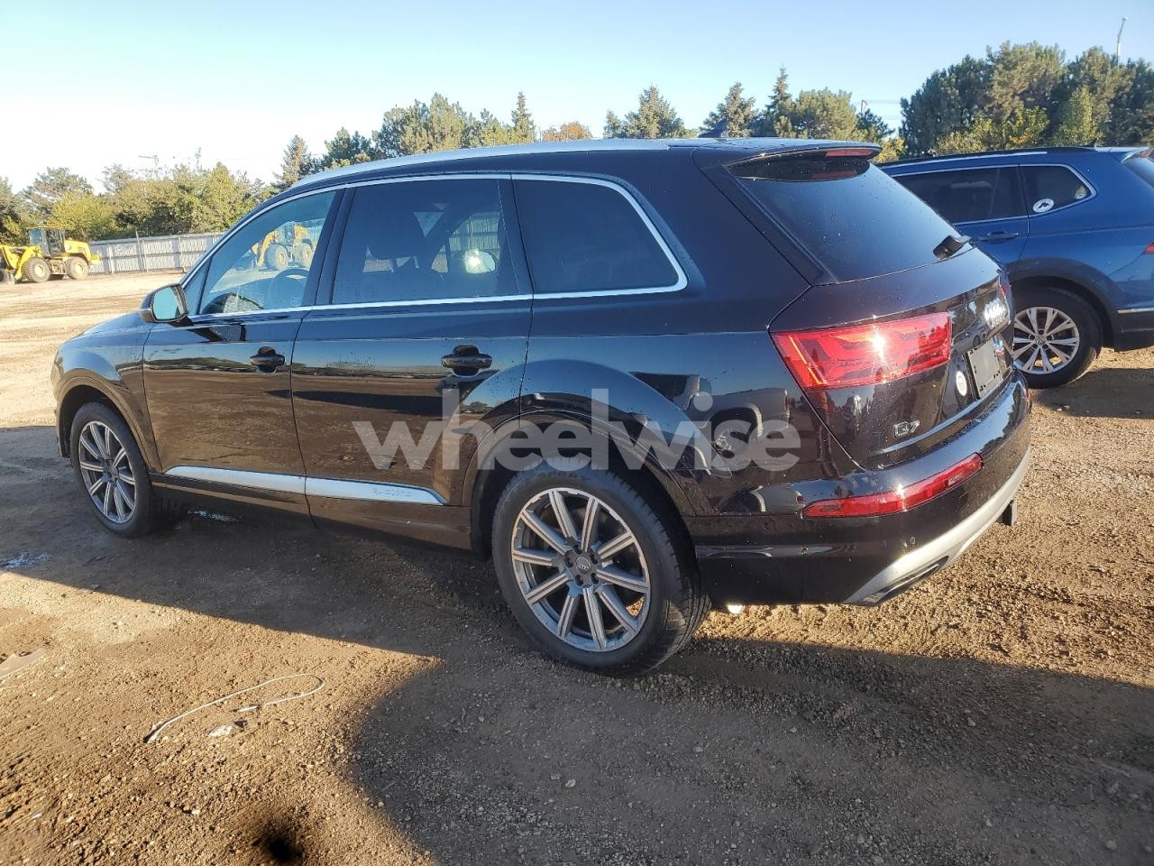 Photo 2 of 2018 AUDI Q7 PREMIUM PLUS (VIN WA1LAAF79JD018909)