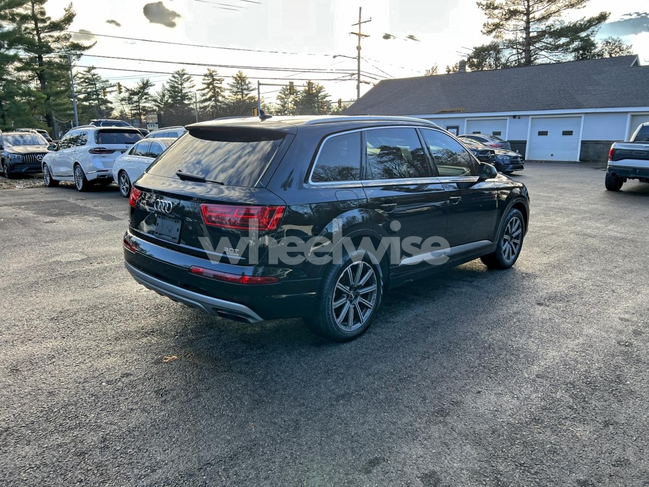 Photo 4 of 2018 AUDI Q7 PREMIUM PLUS (VIN WA1LAAF79JD038593)