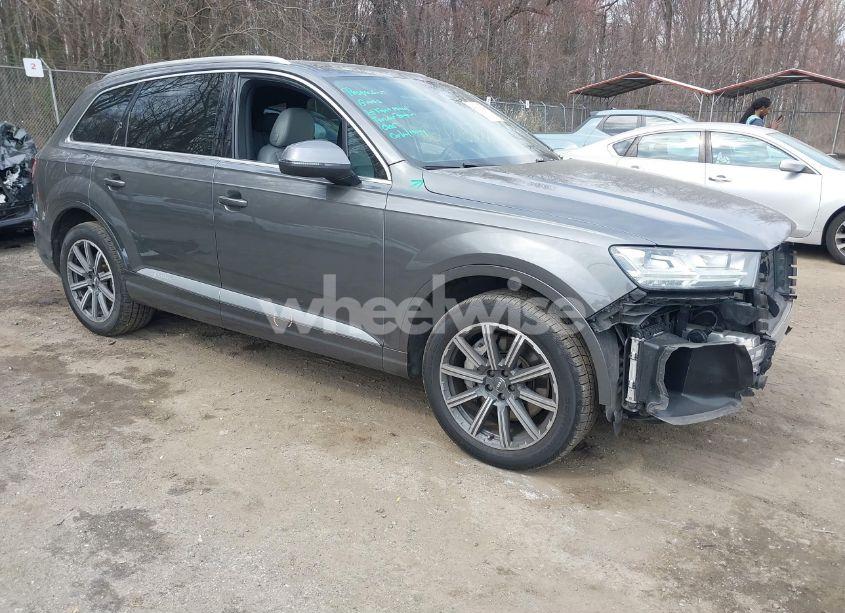 2019 Audi Q7 55 PREMIUM/55 SE PREMIUM (VIN WA1LAAF7XKD020928) main photo