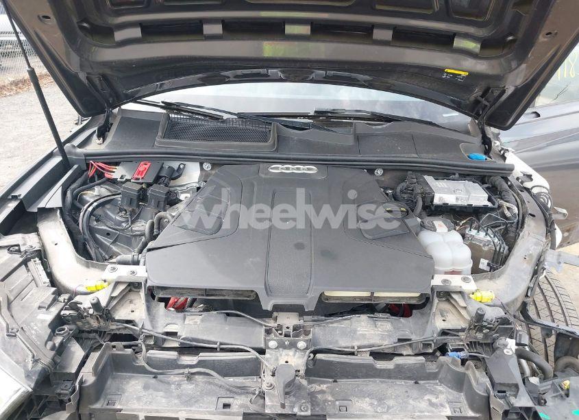 Photo 10 of 2019 Audi Q7 55 PREMIUM/55 SE PREMIUM (VIN WA1LAAF7XKD020928)