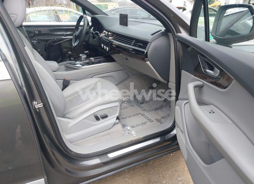 Photo 5 of 2019 Audi Q7 55 PREMIUM/55 SE PREMIUM (VIN WA1LAAF7XKD020928)