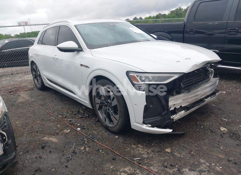 2023 Audi E-tron PREMIUM PLUS QUATTRO (VIN WA1LAAGE8PB006137) main photo