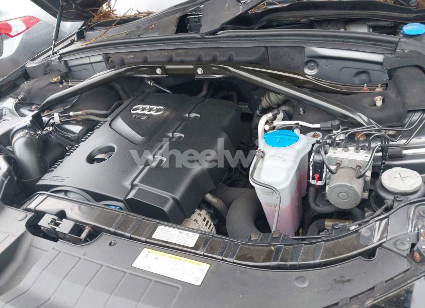 Photo 10 of 2012 Audi Q5 2.0T PREMIUM (VIN WA1LFAFP0CA112215)