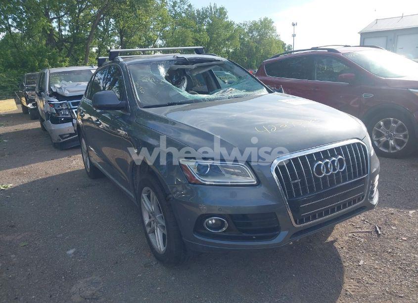 2015 Audi Q5 2.0T PREMIUM (VIN WA1LFAFP1FA024570) main photo