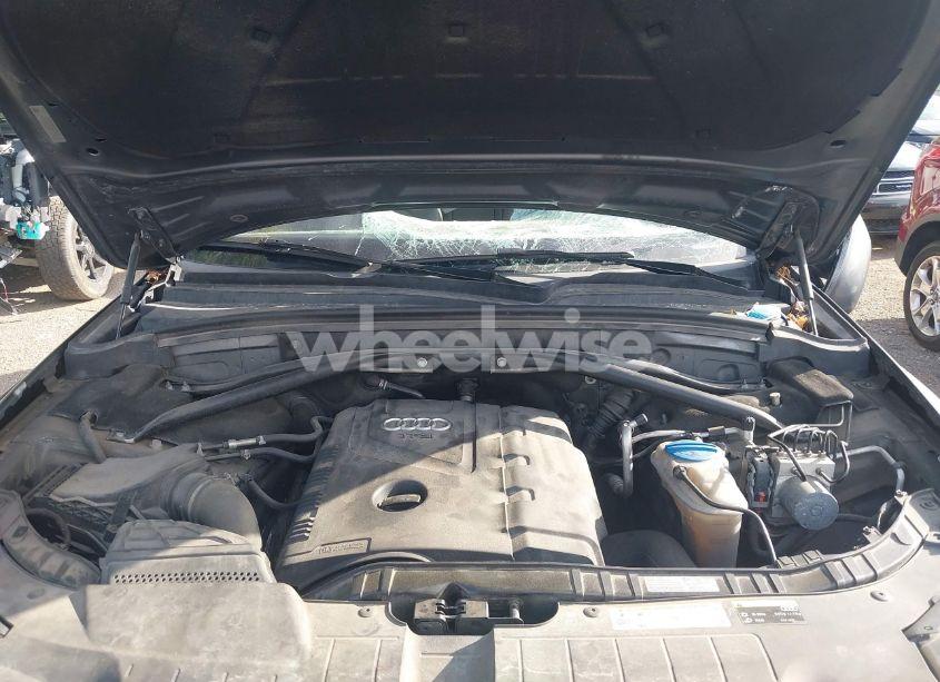 Photo 10 of 2015 Audi Q5 2.0T PREMIUM (VIN WA1LFAFP1FA024570)