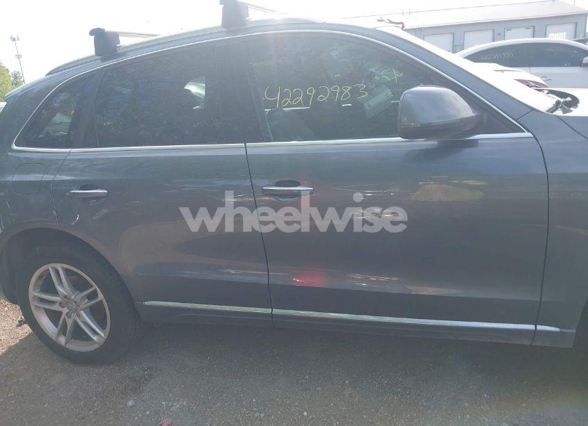 Photo 13 of 2015 Audi Q5 2.0T PREMIUM (VIN WA1LFAFP1FA024570)