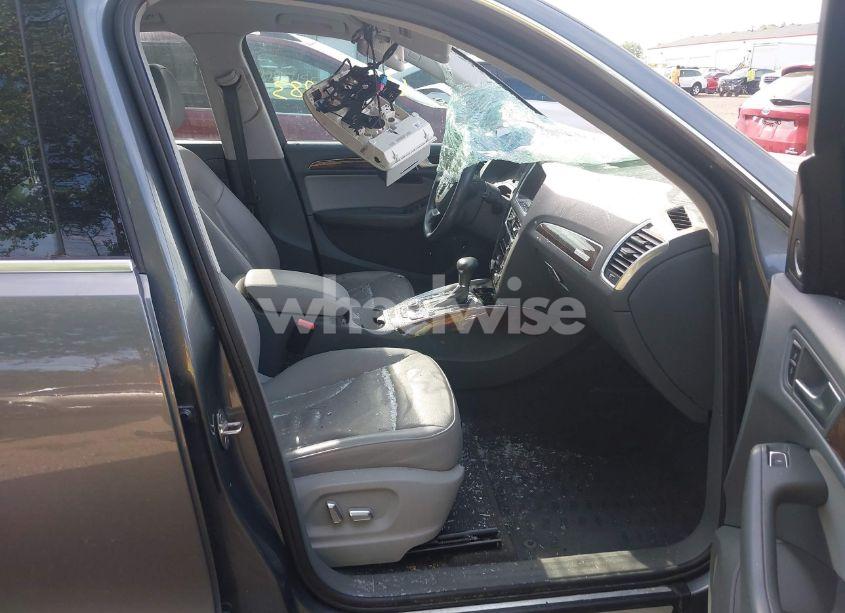 Photo 5 of 2015 Audi Q5 2.0T PREMIUM (VIN WA1LFAFP1FA024570)