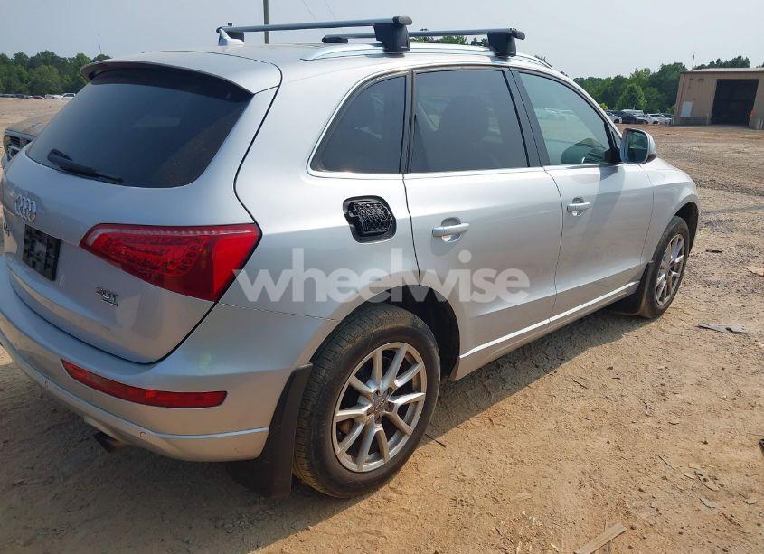 Photo 4 of 2012 Audi Q5 2.0T PREMIUM (VIN WA1LFAFP2CA074180)