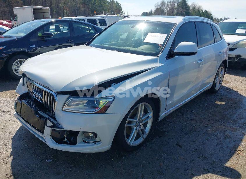 Photo 2 of 2015 Audi Q5 2.0T PREMIUM (VIN WA1LFAFP2FA073812)