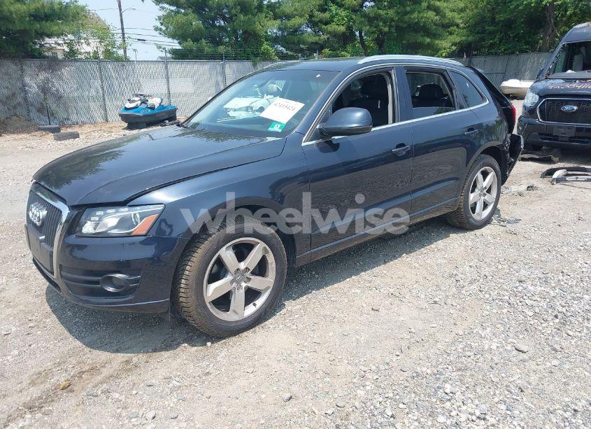 Photo 2 of 2012 Audi Q5 2.0T PREMIUM (VIN WA1LFAFP4CA136372)
