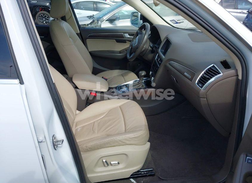 Photo 5 of 2015 Audi Q5 2.0T PREMIUM (VIN WA1LFAFP4FA067607)