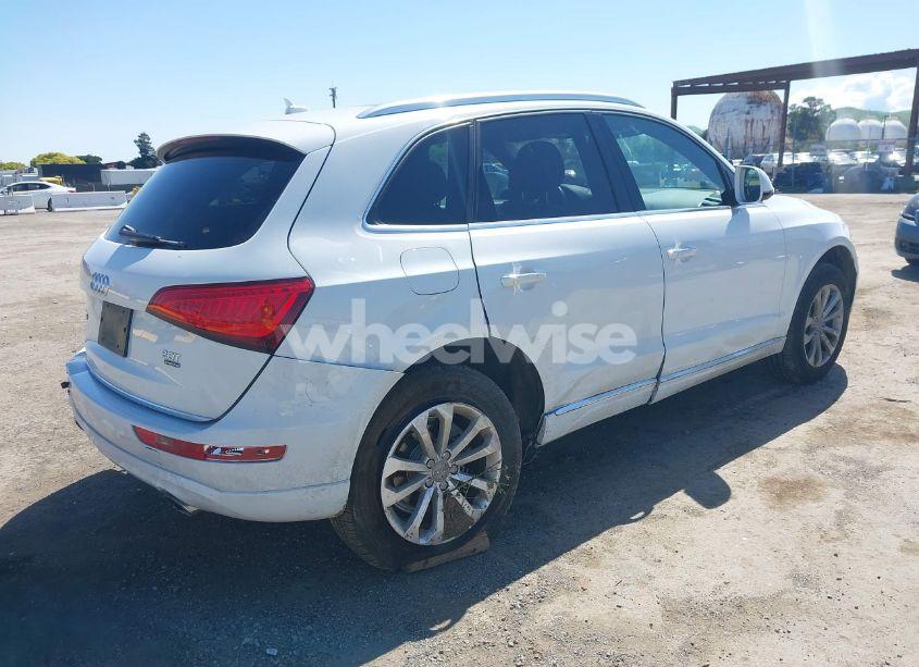 Photo 4 of 2015 Audi Q5 2.0T PREMIUM (VIN WA1LFAFP6FA096946)
