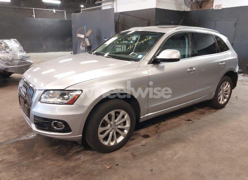 Photo 2 of 2015 Audi Q5 2.0T PREMIUM (VIN WA1LFAFP6FA114345)