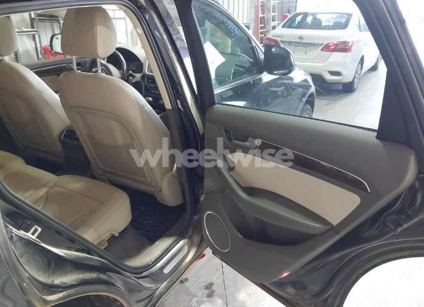 Photo 8 of 2015 Audi Q5 2.0T PREMIUM (VIN WA1LFAFP8FA028566)