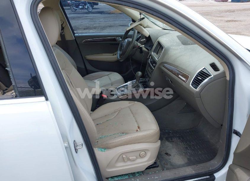 Photo 5 of 2012 Audi Q5 2.0T PREMIUM (VIN WA1LFAFP9CA047137)