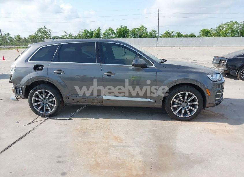 Photo 13 of 2019 Audi Q7 45 PREMIUM/45 SE PREMIUM (VIN WA1LHAF76KD018184)