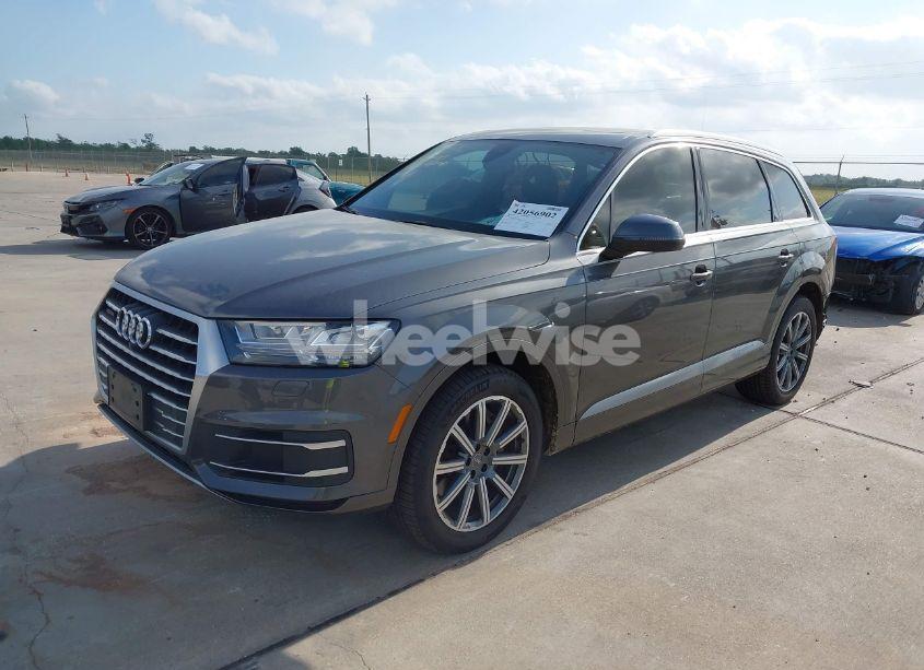 Photo 2 of 2019 Audi Q7 45 PREMIUM/45 SE PREMIUM (VIN WA1LHAF76KD018184)