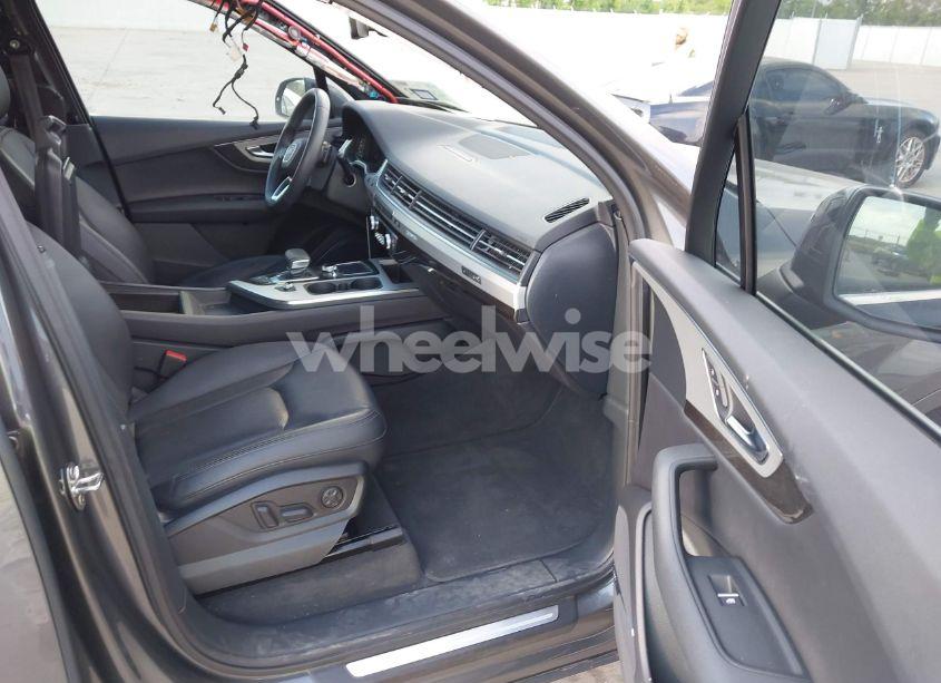 Photo 5 of 2019 Audi Q7 45 PREMIUM/45 SE PREMIUM (VIN WA1LHAF76KD018184)