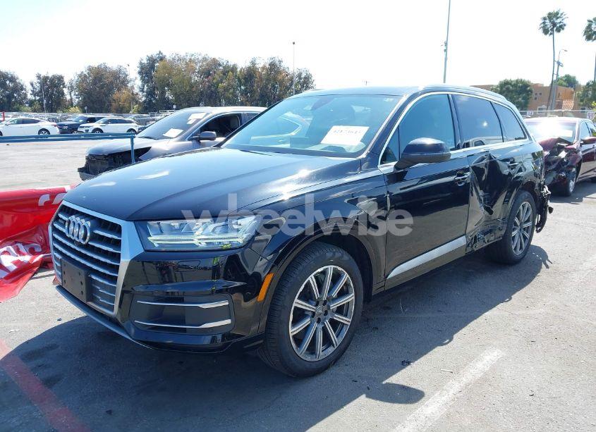 Photo 2 of 2019 Audi Q7 45 PREMIUM/45 SE PREMIUM (VIN WA1LHAF78KD025573)