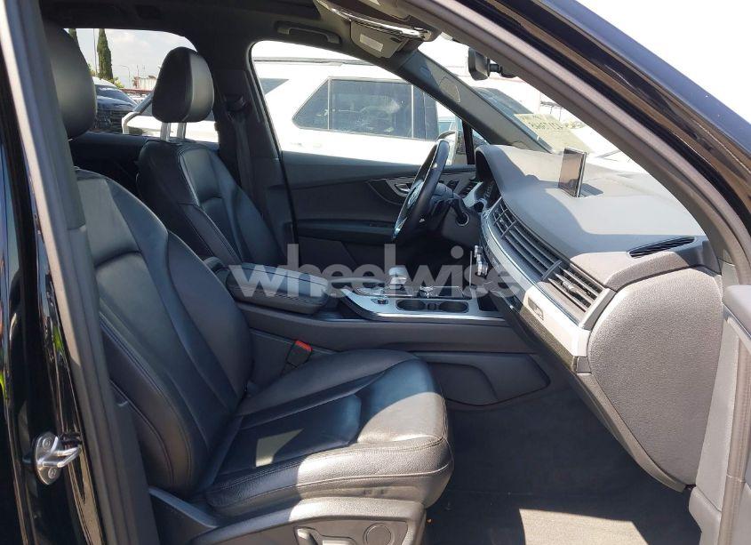 Photo 5 of 2019 Audi Q7 45 PREMIUM/45 SE PREMIUM (VIN WA1LHAF78KD025573)