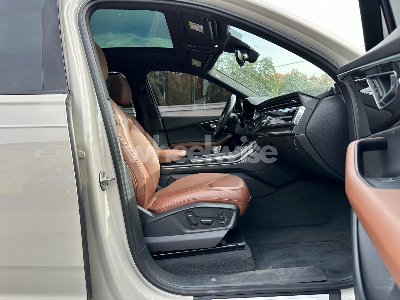 Photo 5 of 2022 AUDI Q7 PREMIUM PLUS (VIN WA1LJBF72ND015961)