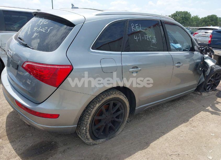 Photo 4 of 2010 Audi Q5 3.2 PREMIUM (VIN WA1LKAFP8AA068330)