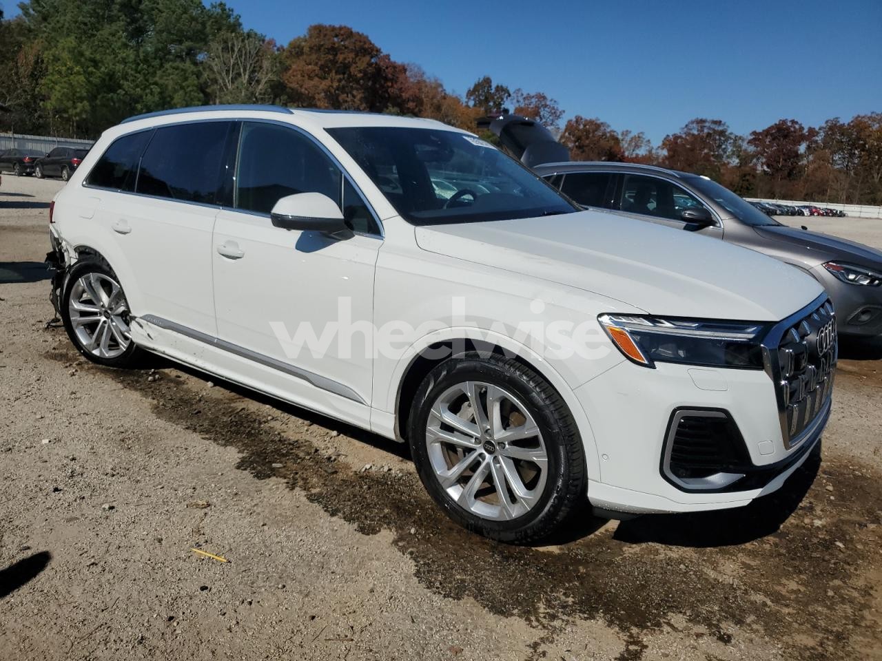 Photo 4 of 2025 AUDI Q7 PREMIUM PLUS N/A (VIN WA1LVBF73SD014852)