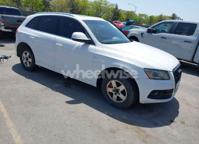 2010 Audi Q5 3.2 PREMIUM (VIN WA1MKAFPXAA015021) main photo